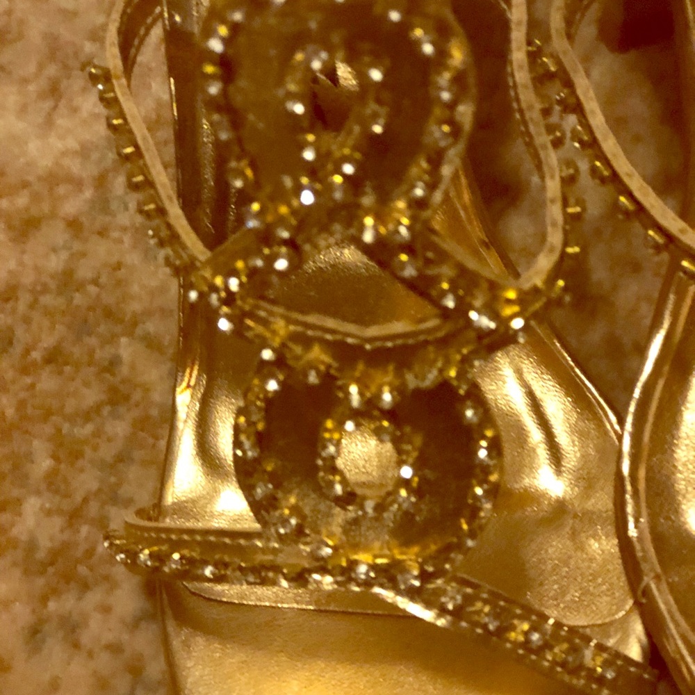 NEW, SEXY, ELEGANT-GOLD & RHINESTONE STILETTO’S - Picture 6 of 8
